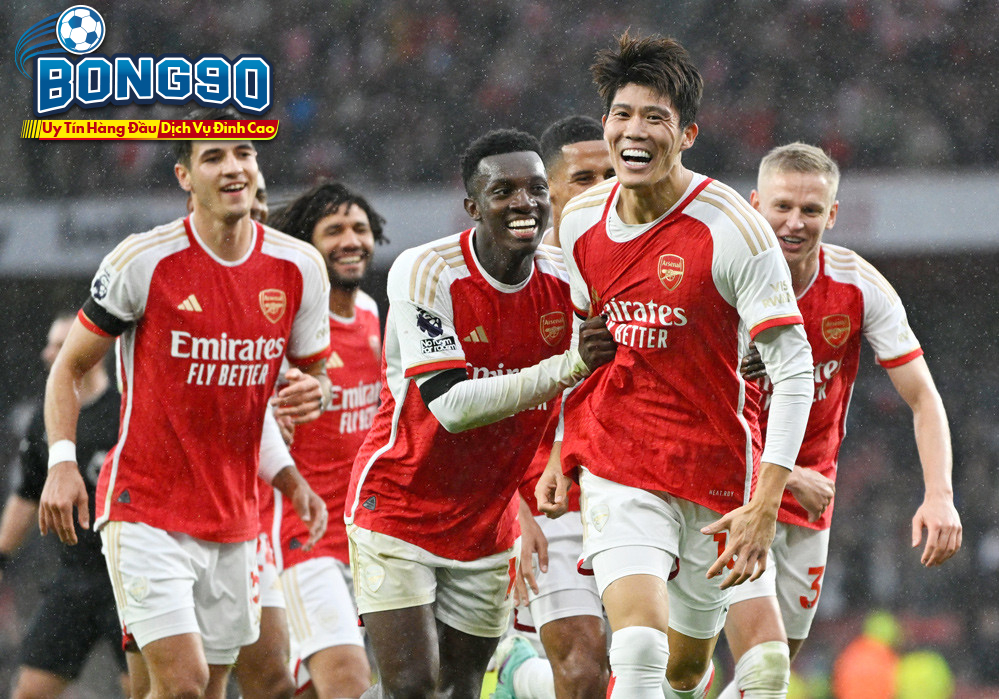 Arsenal đấu với Chelsea