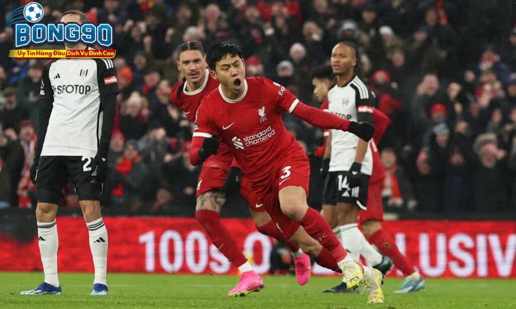 Aston Villa đấu với Liverpool