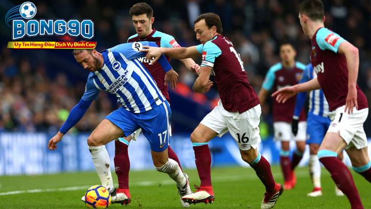 Newcastle đấu với West Ham