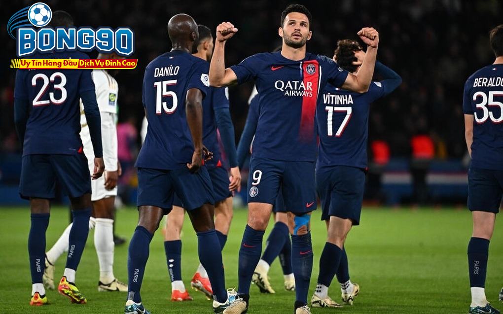 Arsenal đấu với PSG
