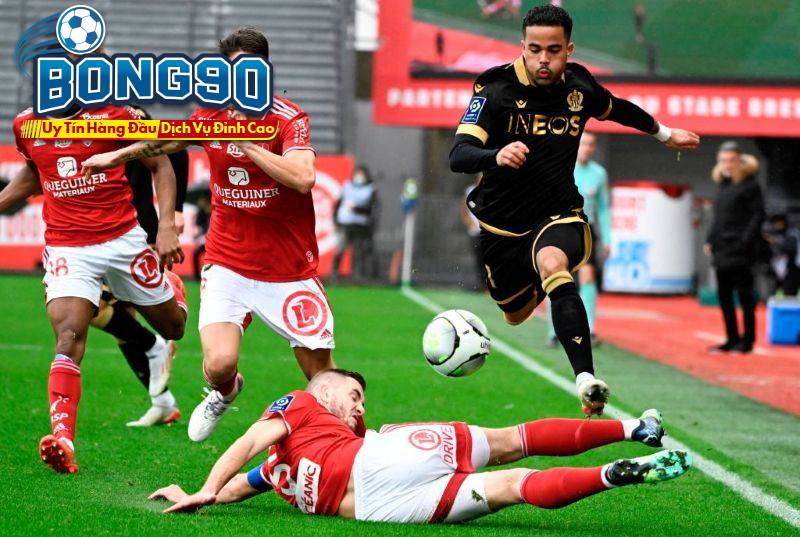 Reims đấu với Metz