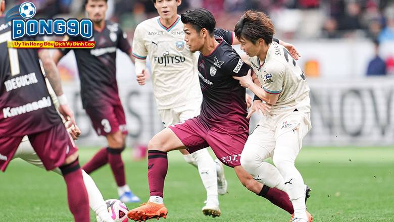 Fagiano Okayama đấu với Vissel Kobe